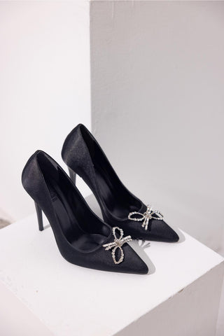 Frilly Taşlı Kurdela Detaylı İnce Topuk 10 Cm Siyah Saten Stiletto