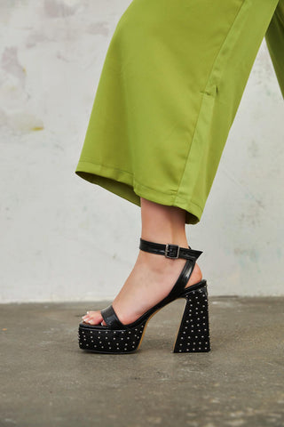 Polka Taş Detaylı Kalın Topuk 12 Cm Siyah Rugan Platform