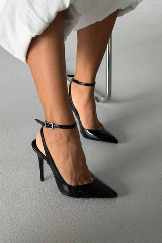 Gina Bilekten Bantlı İnce Topuk 10 Cm Siyah Rugan Stiletto