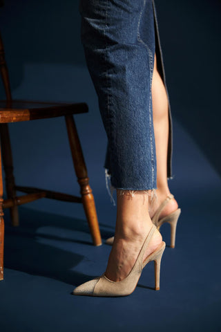 Jen Taş Detaylı İnce Topuk 10 Cm Ten Süet Stiletto