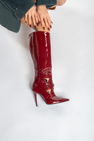 Berthe Aksesuar Detaylı İnce Topuk 10 Cm Cherry Çizme