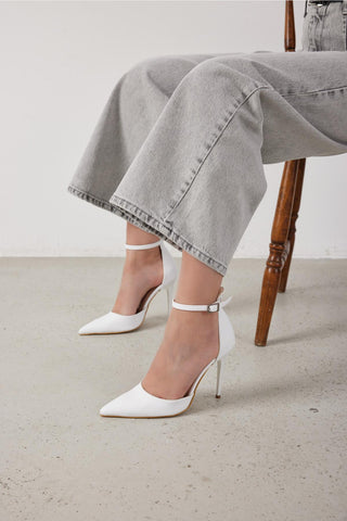 Lesley Bilekten Bantlı İnce Topuk 10 Cm Beyaz Mat Stiletto