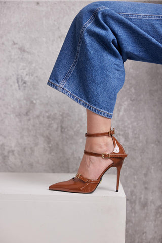 Ava Üç Bantlı İnce Topuk 10 Cm Taba Rugan Stiletto