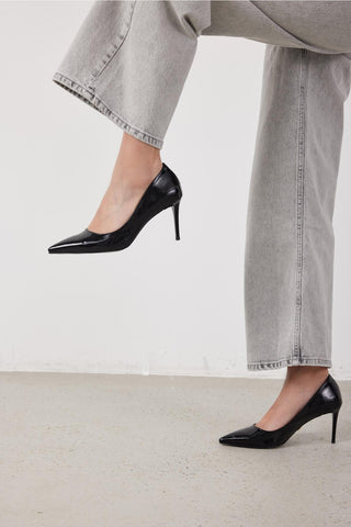 Urbane İnce Topuk 8 Cm Siyah Rugan Stiletto