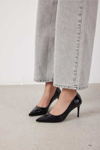 Urbane İnce Topuk 8 Cm Siyah Rugan Stiletto