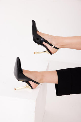 Jade Toka Detaylı İnce Topuk 10 Cm Siyah Rugan Stiletto