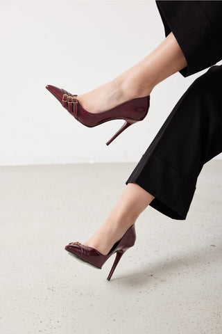 Wina Üç Bantlı Toka Detaylı İnce Topuk 10 Cm Cherry Stiletto