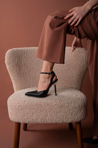 Celia Bilekten Bantlı İnce Topuk 10 Cm Siyah Mat Stiletto