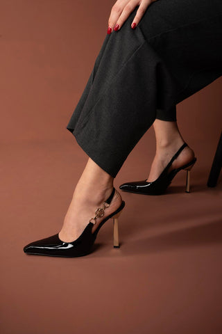 Stella Aksesuar Detaylı İnce Topuk 10 Cm Siyah Rugan Stiletto
