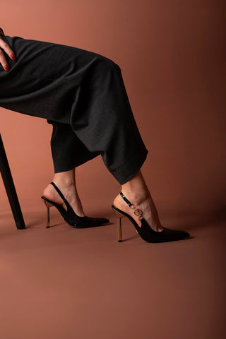Stella Aksesuar Detaylı İnce Topuk 10 Cm Siyah Rugan Stiletto
