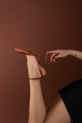 Odalis Bilekten Bantlı İnce Topuk 10 Cm Taba Mat Stiletto