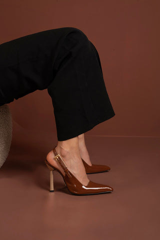 Jade Toka Detaylı İnce Topuk 10 Cm Taba Rugan Stiletto