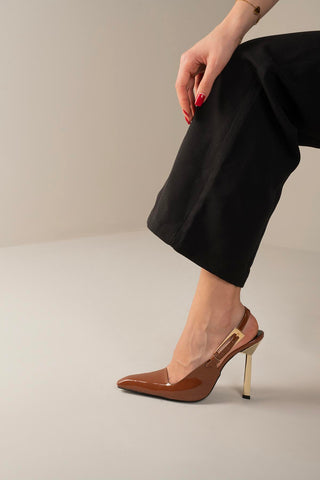 Jade Toka Detaylı İnce Topuk 10 Cm Taba Rugan Stiletto