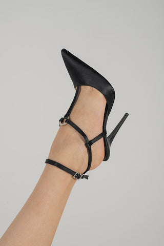 Yael Bilekten Bantlı İnce Topuk 10 Cm Siyah Saten Stiletto