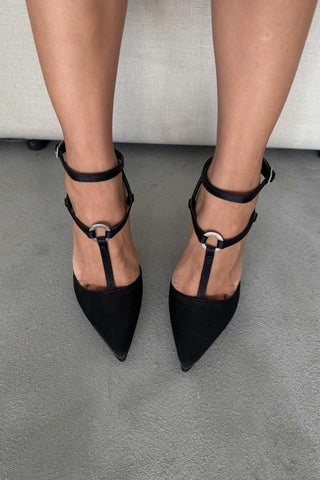 Yael Bilekten Bantlı İnce Topuk 10 Cm Siyah Saten Stiletto