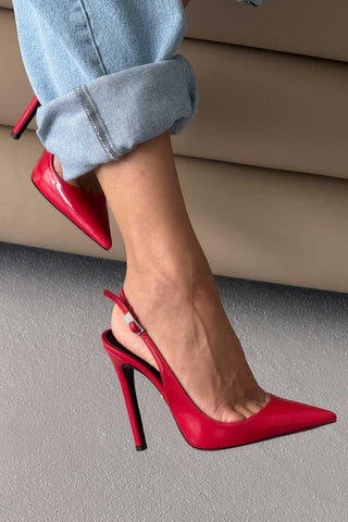 Awed Taşlı Toka Detaylı İnce Topuk 12 Cm Kırmızı Rugan Stiletto
