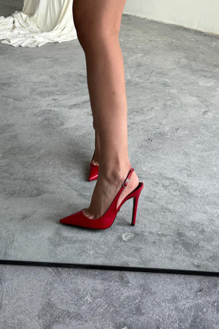Awed Taşlı Toka Detaylı İnce Topuk 12 Cm Kırmızı Rugan Stiletto