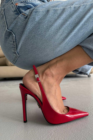 Awed Taşlı Toka Detaylı İnce Topuk 12 Cm Kırmızı Rugan Stiletto