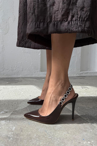 Jazzy Taş Detaylı İnce Topuk 10 Cm Acı Kahve Rugan Stiletto