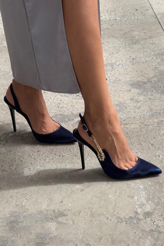 Brooch Aksesuar Detaylı İnce Topuk 10 Cm Lacivert Saten Stiletto