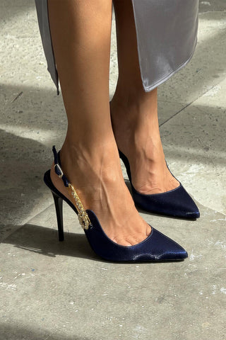 Brooch Aksesuar Detaylı İnce Topuk 10 Cm Lacivert Saten Stiletto