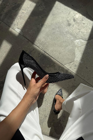 Fave Taş Detaylı İnce Topuk 10 Cm Siyah Rugan Stiletto