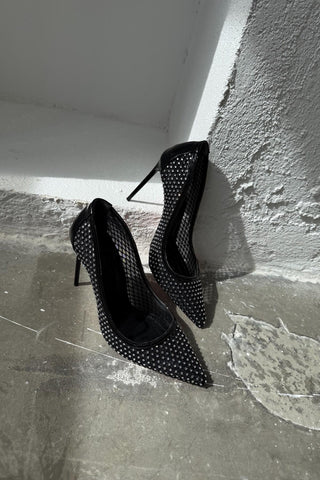 Fave Taş Detaylı İnce Topuk 10 Cm Siyah Rugan Stiletto