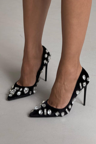 Juju Taş Detaylı İnce Topuk 10 Cm Siyah Kadife Stiletto