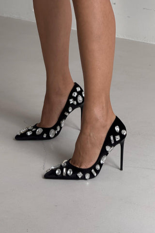 Juju Taş Detaylı İnce Topuk 10 Cm Siyah Kadife Stiletto