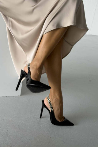 Reiko Taş Detaylı İnce Topuk 12 Cm Siyah Rugan Stiletto