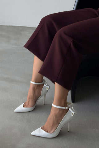 Damia Bilekten Bantlı Papyon Detaylı İnce Topuk 10 Cm Beyaz Mat Stiletto