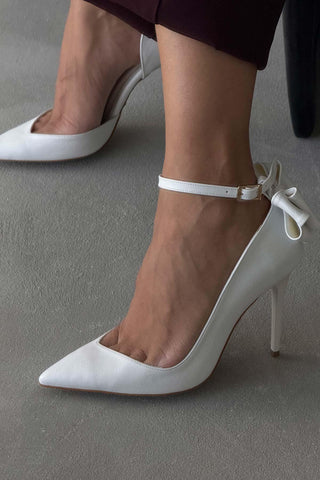 Damia Bilekten Bantlı Papyon Detaylı İnce Topuk 10 Cm Beyaz Mat Stiletto
