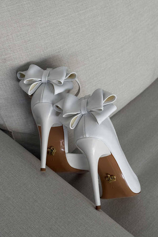 Damia Bilekten Bantlı Papyon Detaylı İnce Topuk 10 Cm Beyaz Mat Stiletto