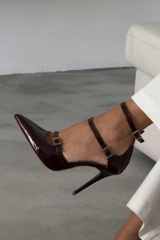 Ava Üç Bantlı İnce Topuk 10 Cm Acı Kahve Rugan Stiletto
