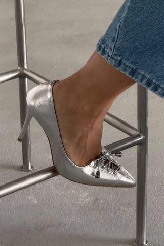 Enid Bağcık Detaylı İnce Topuk 10 Cm Gümüş Kırışık Stiletto