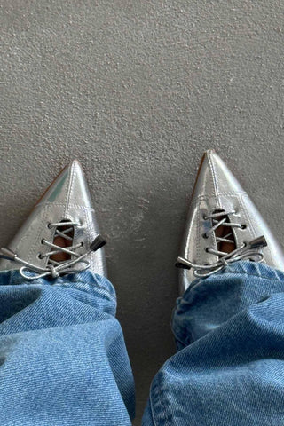 Enid Bağcık Detaylı İnce Topuk 10 Cm Gümüş Kırışık Stiletto