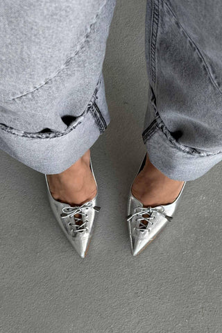 Enid Bağcık Detaylı İnce Topuk 10 Cm Gümüş Kırışık Stiletto