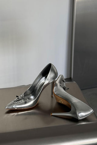 Enid Bağcık Detaylı İnce Topuk 10 Cm Gümüş Kırışık Stiletto