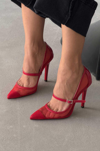 Mona Taşlı Toka Detaylı İnce Topuk 10 Cm Kırmızı Tül Stiletto