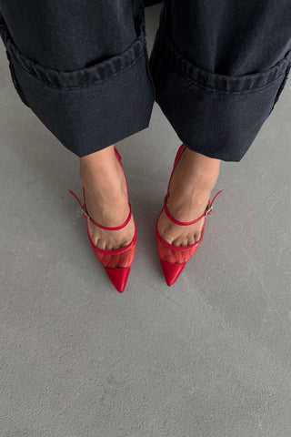 Mona Taşlı Toka Detaylı İnce Topuk 10 Cm Kırmızı Tül Stiletto