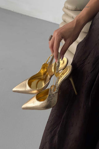 Brooch Aksesuar Detaylı İnce Topuk 10 Cm Gold Stiletto