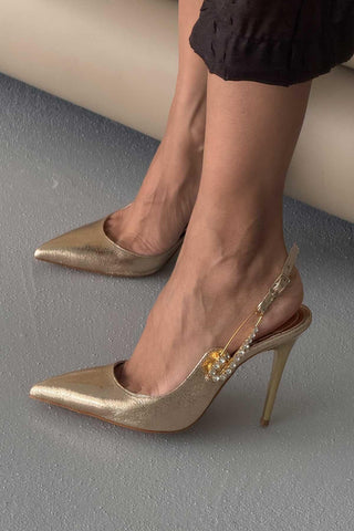 Brooch Aksesuar Detaylı İnce Topuk 10 Cm Gold Stiletto
