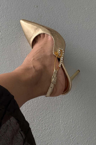 Brooch Aksesuar Detaylı İnce Topuk 10 Cm Gold Stiletto