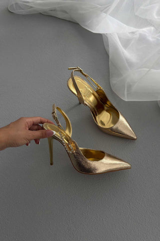 Brooch Aksesuar Detaylı İnce Topuk 10 Cm Gold Stiletto