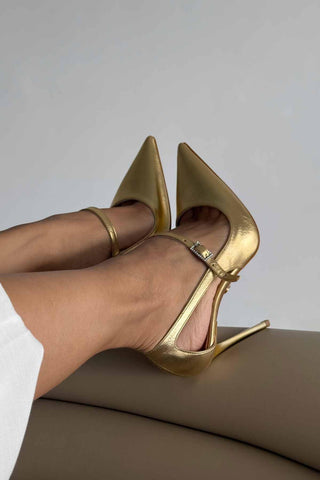 Leida Taşlı Toka Detaylı İnce Topuk 12 Cm Gold Kırışık Stiletto