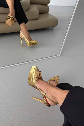 Lena V Detaylı İnce Topuk 13 Cm Gold Platform