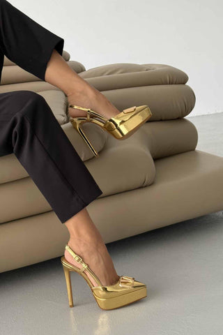 Lena V Detaylı İnce Topuk 13 Cm Gold Platform