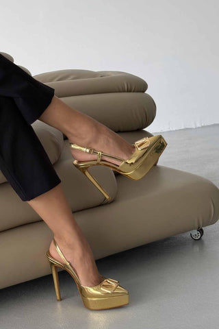 Lena V Detaylı İnce Topuk 13 Cm Gold Platform