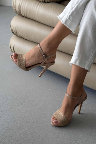 Tease Örgülü İnce Topuk 10 Cm Krem Topuklu Ayakkabı