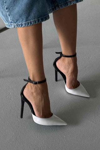 Gael Taşlı Toka Detaylı Bilekten Bantlı İnce Topuk 12 Cm Beyaz Siyah Stiletto